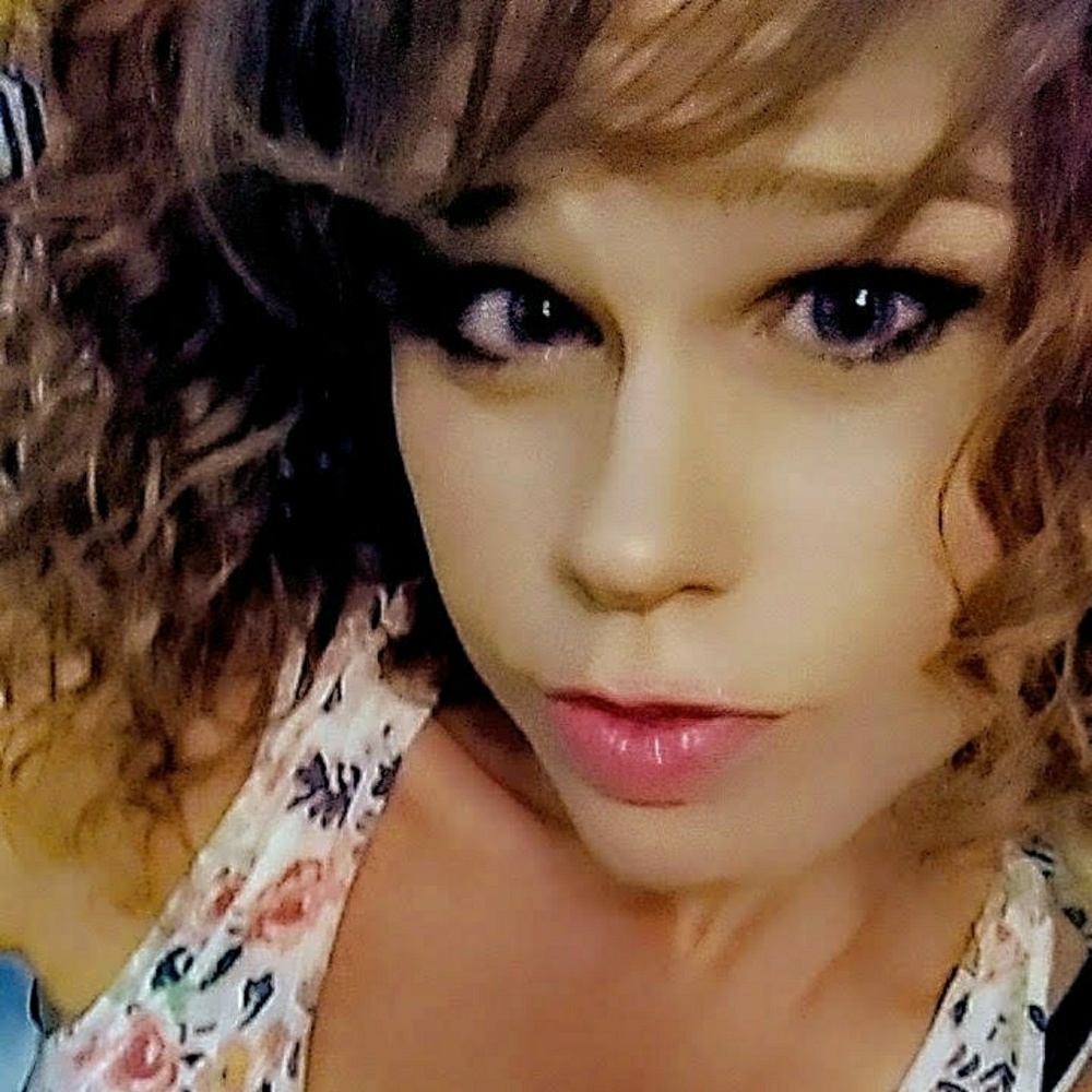 Meet your Posher, Alexandra